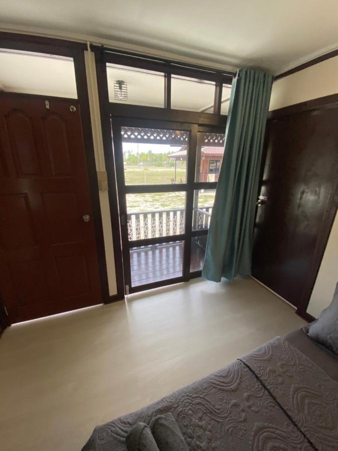 Tts Staycation Chalet Kampung Penarik Eksteriør billede